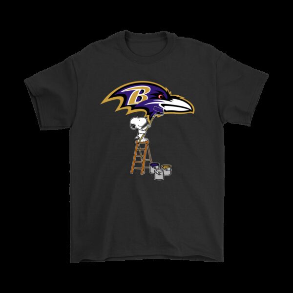 NFL Baltimore Ravens T shirt Snoopy Paints The Logo