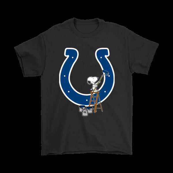 NFL Indianapolis Colts T shirt Snoopy Paints The Logo