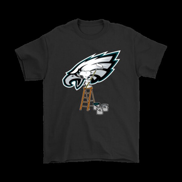 NFL Philadelphia Eagles T shirt Snoopy Paints The Logo