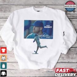 Max Muncy Los Angeles Dodgers Players Photo MLB T shirts - Image 1 - rugbyfanstore.com